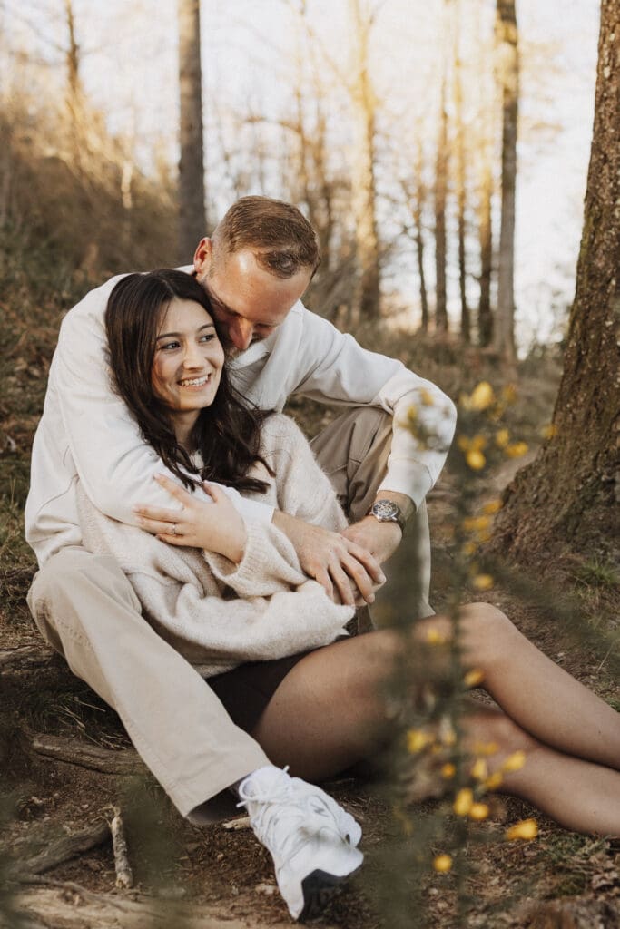 séance photo couple au bord d’un lac près de Limoges
