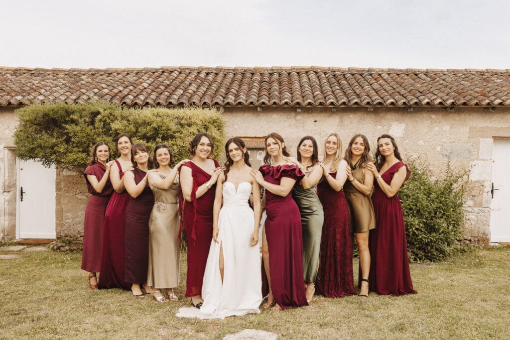 Photos de groupe cocktail mariage au Logis des Calices Jurignac — photographe mariage Charente Nouvelle-Aquitaine